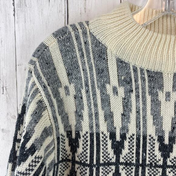 VTG Liz Claiborne Cream/Gray Print Wool Blend Mock Neck Tunic Sweater Size Small - Picture 2 of 11